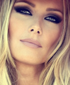 The smokey eye look is always great for winter. It also goes well with some bronzer.